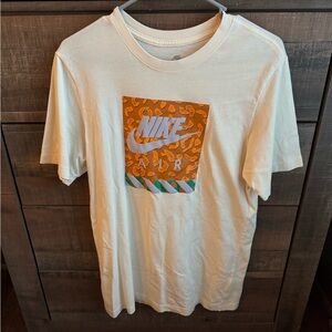 nike graphic tee; medium